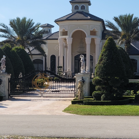 Meet your Posher, Dria - Picture 8 of 17